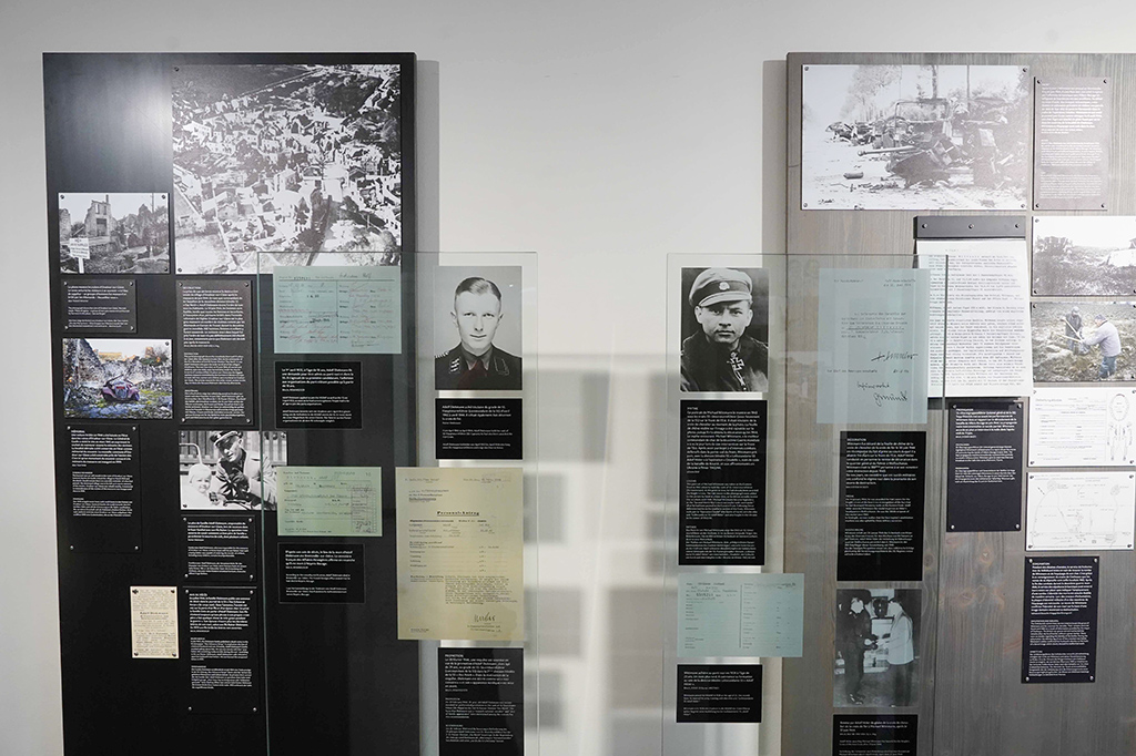 Auf dem Soldatenfriedhoch La Cambe, Foto © Andreas Rosar, Fotoagentur Stuttgart